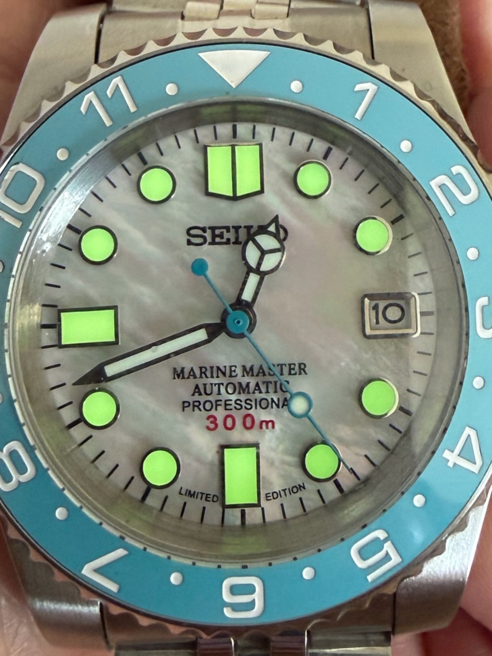 Seiko Mod Automatic Light Blue Bezel Mother-of-Pearl Dial Dive Watch - Picture 3 of 4